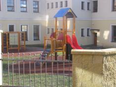Rekonstrukce dětského hřiště u školy