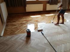Opravy podlah v kulturním domě